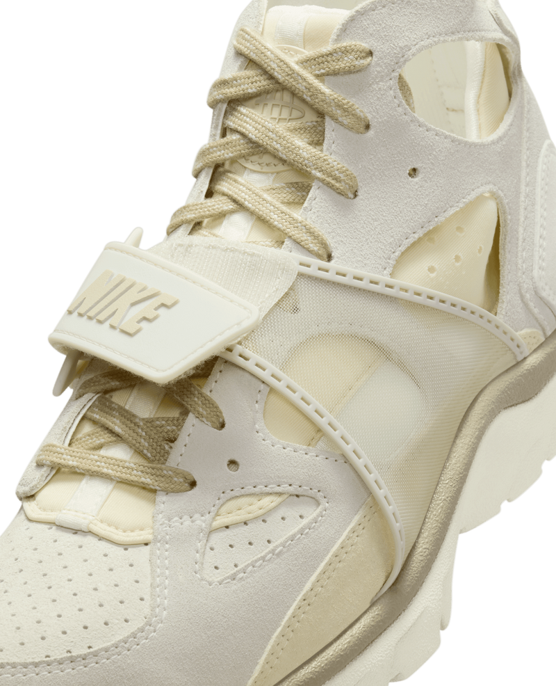 Nike Air Trainer Huarache (Sail/LT Khaki-Desert Khaki)